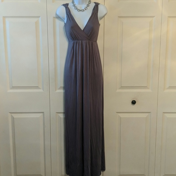Green Envelope Dresses & Skirts - EUC Gray maxi dress green envelope size XS